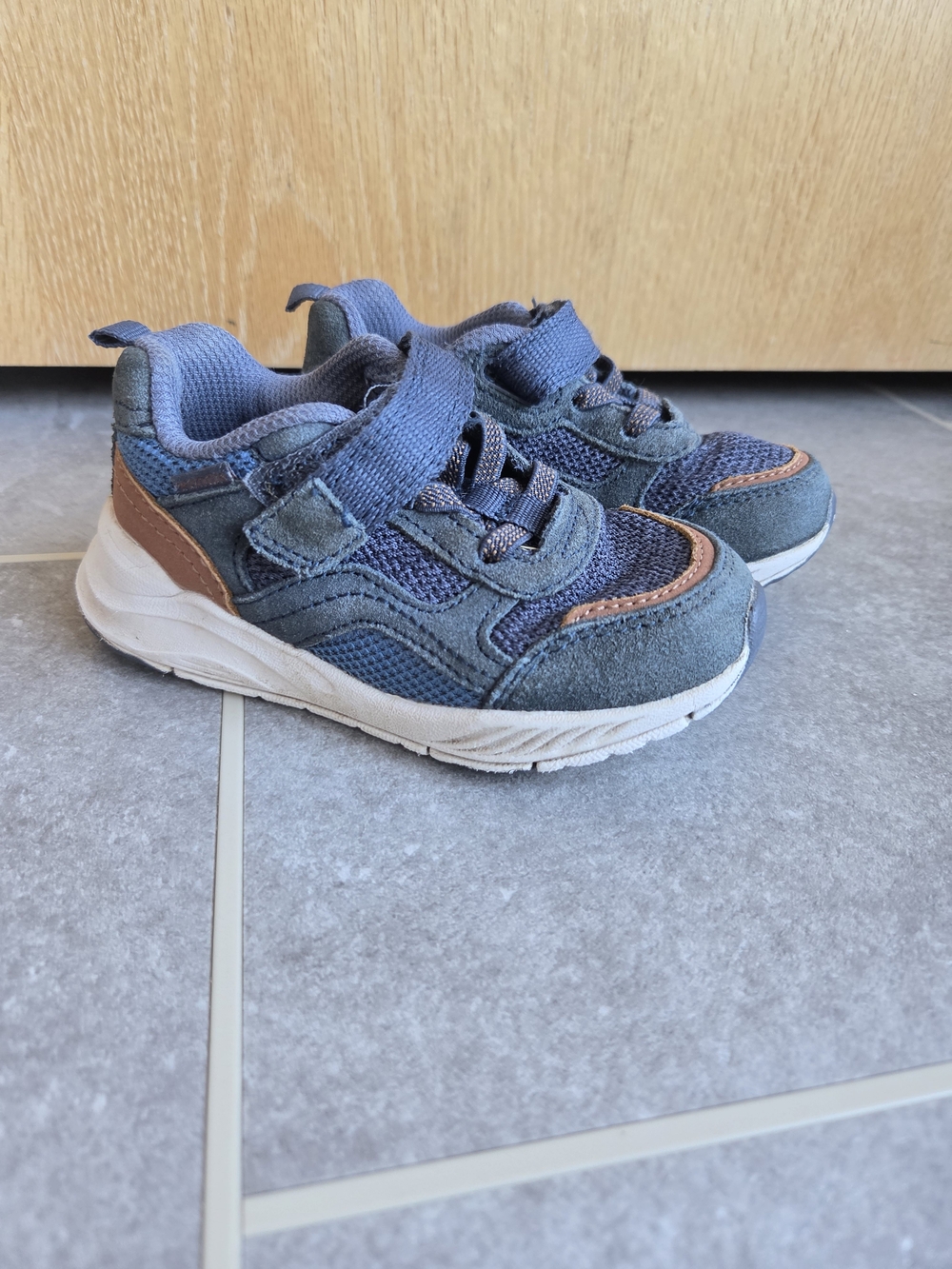 6.5W Stride Rite Shoes